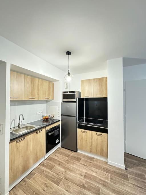 Cosy House A 6 Min Du Rer A Et Psa Leilighet Carrières-sous-Poissy Eksteriør bilde